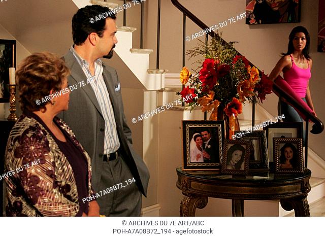 Desperate Housewives TV Series 2004 - ???? USA 2004 Season 1, Episode 5: Come in, Stranger Director : Arlene Sanford Lupe Ontiveros, Ricardo Chavira