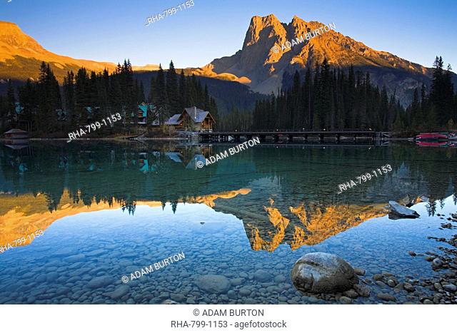 Emerald Lake and Lodge, Yoho National Park, UNESCO World Heritage Site, British Columbia, Rocky Mountains, Canada, North America