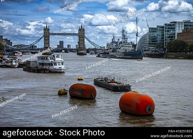 Tower Bridge over the Thames in London, United Kingdom on 20/07/2023 by Wiktor Dabkowski. - London/ENG/
