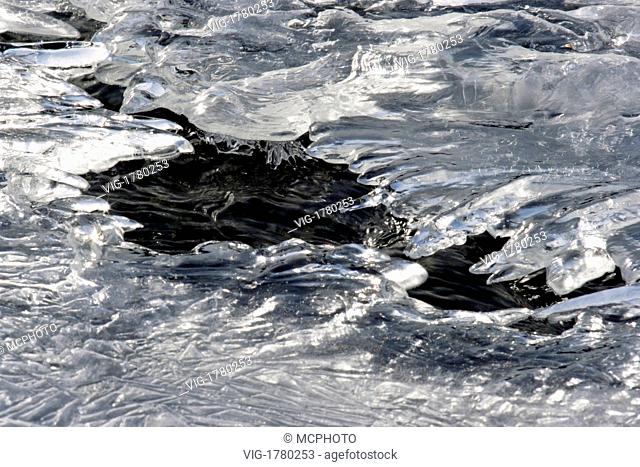 Ice formations in a brook - Schweden, 11/02/2006