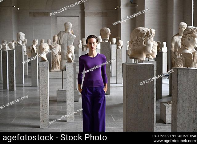 PRODUCTION - 09 September 2022, Bavaria, Munich: Model Gloria-Sophie Burkandt poses for a photo op on the premises of the Glyptothek