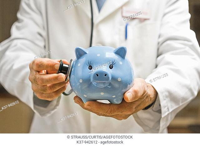Healthcare savings MR0914