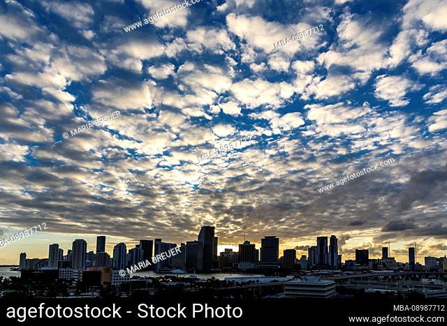 Cloudy sky, skyline at dusk, Downtown, Miami, Miami-Dade County, Florida, USA, North America