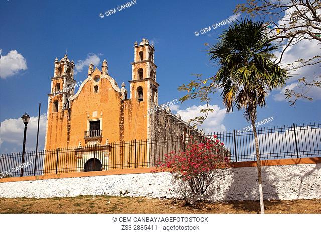 View to the church at the town center, Tecoh, Convent Route, Yucatan Province, Mexico, Central America