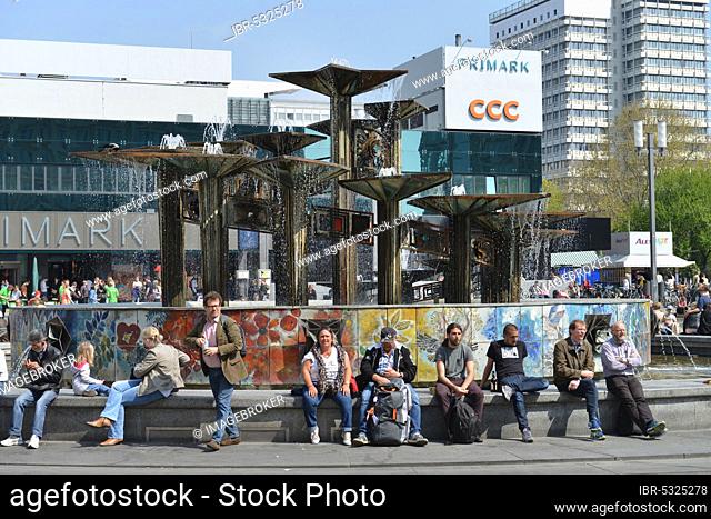 Fountain of Friendship between Peoples, Alexanderplatz, Mitte, Berlin, Germany, Europe