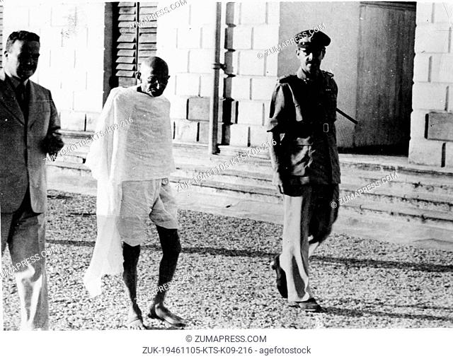Nov. 5, 1946 - Calcutta, India - MAHATMA GANDHI meets the Govenor of Bengal, SIR FREDERICK BURROWS and the G.O.C. in C, Eastern Command Lieut