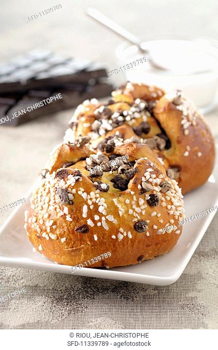 Brioche with chocolate chips and sugar nibs