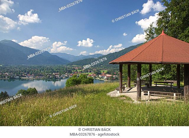 View from the Leeberghang, Literatenhügel, in Tegernsee to the Malerwinkel of Rottach-Egern, Tegernseen valley, Upper Bavaria, Bavaria, South Germany, Germany