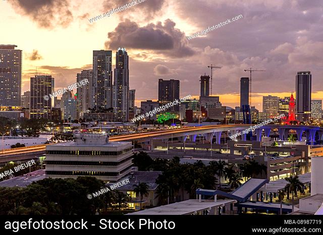 Sunset Skyline, Downtown, Miami, Miami Dade County, Florida, USA, North America