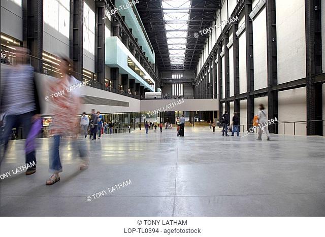 England, London, South Bank, Visitors in the Turbine Hall of the Tate Modern