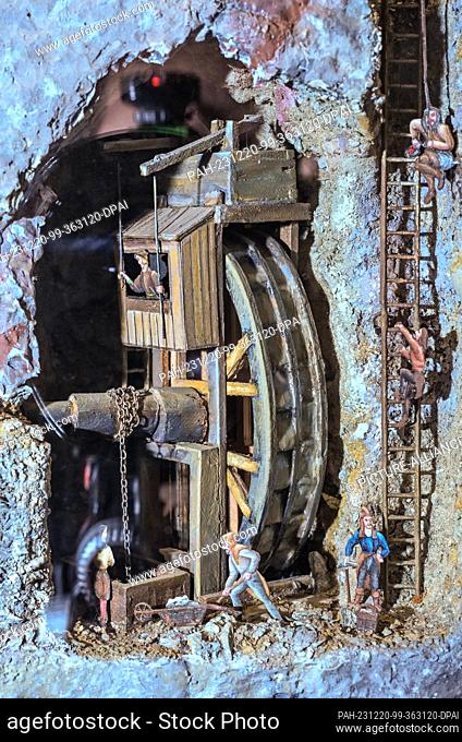 20 December 2023, Saxony, Drebach: A diorama illustrates mining in the Ore Mountains in the new mining labyrinth at Scharfenstein Castle