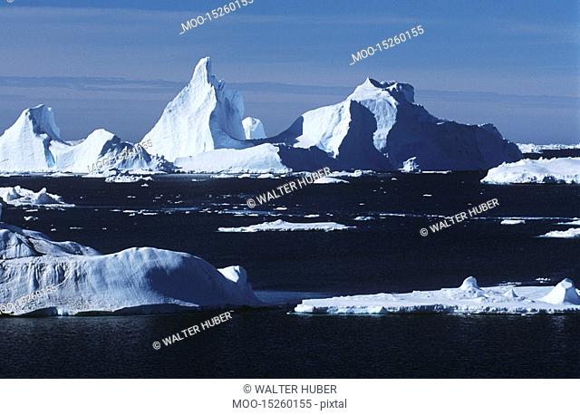 Antarrctica ice bergs and sea