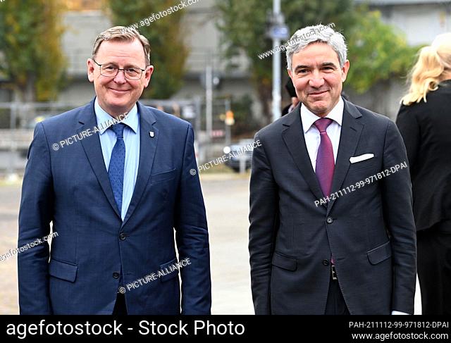 12 November 2021, Baden-Wuerttemberg, Karlsruhe: Stephan Harbarth (r), President of the Federal Constitutional Court, and Bodo Ramelow (Die Linke)