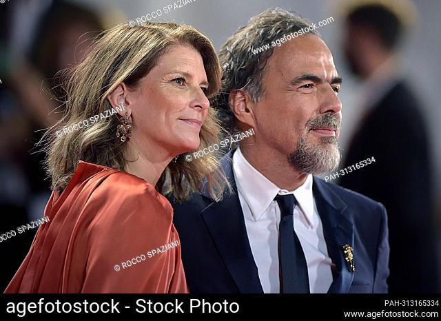 VENICE, ITALY - SEPTEMBER 01: Maria Eladia Hagerman and director Alejandro Gonzales Inarritu attend the ""Bardo"" red carpet at the 79th Venice International...