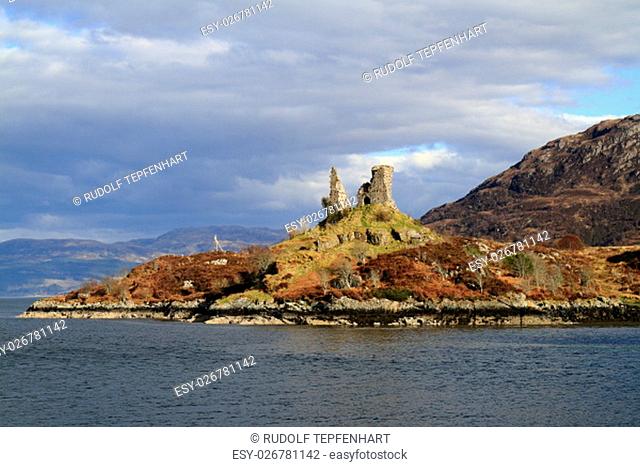 Castle Moil Castleis a ruined castle located near the harbour of the village of Kyleakin, Isle of Skye, Scotland, United Kingdom