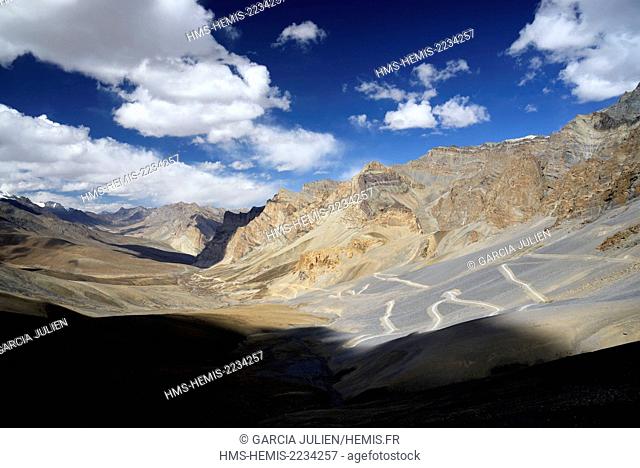 India, Jammu and Kashmir State, Himalaya, Ladakh, Zanskar, new road coming up to the pass of Sengge La (Singge La) (5230m)