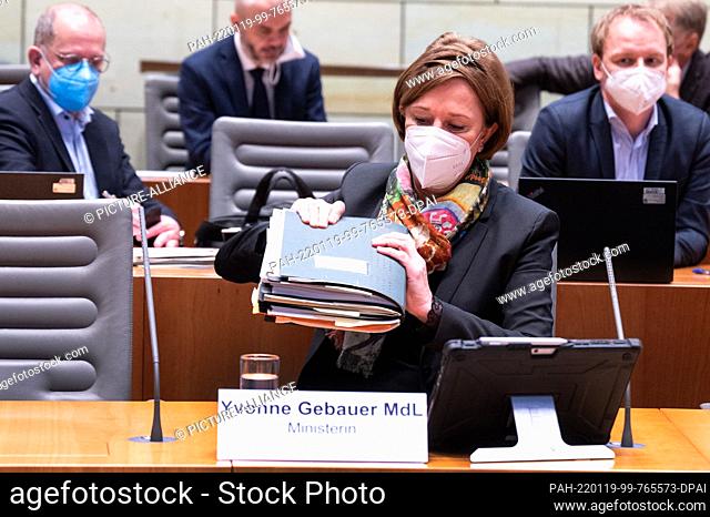 19 January 2022, North Rhine-Westphalia, Duesseldorf: Yvonne Gebauer (FDP), Minister of Education of North Rhine-Westphalia