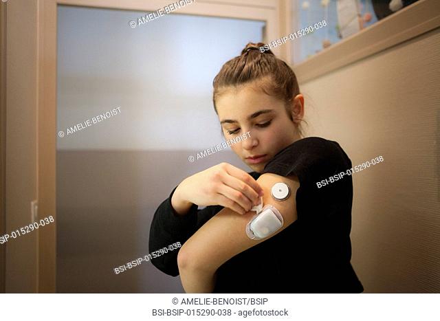 Reportage on the daily life of Manuella, a 13-year old teenager who has type 1 diabetes. She was diagnosed when she was 9