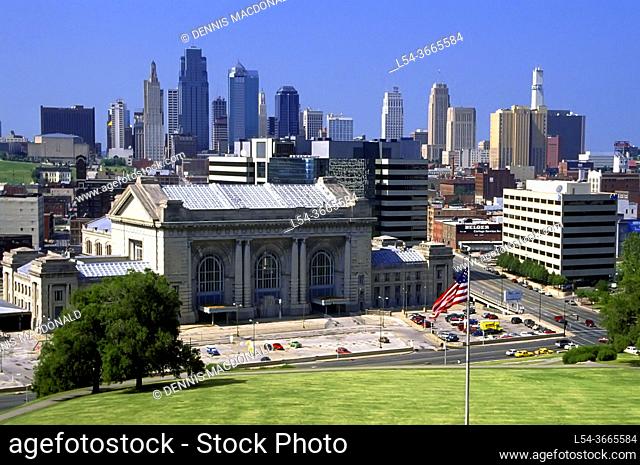 Kansas City, Missouri skyline with a view of the train station