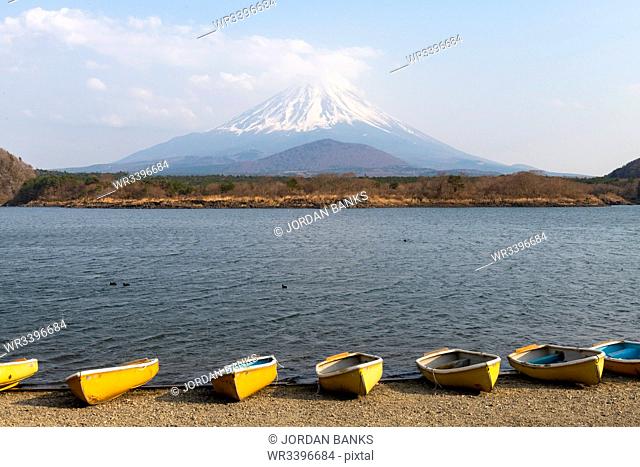 Boats, Lake Shoji, with Mount Fuji in distance, Japan, Asia