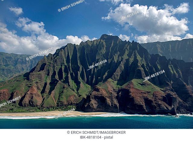 Rugged Na Pali coast, aerial view, Kaua'i, Hawai'i, Polynesia