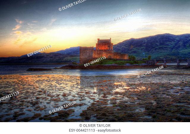 Eilan Donan Castle at sunrise