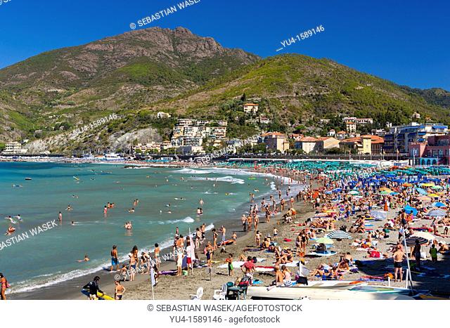 People at beach, Levanto, Comunita Montana della Riviera Spezzina, Province of La Spezia, Cinque Terre National Park, Liguria, Italy