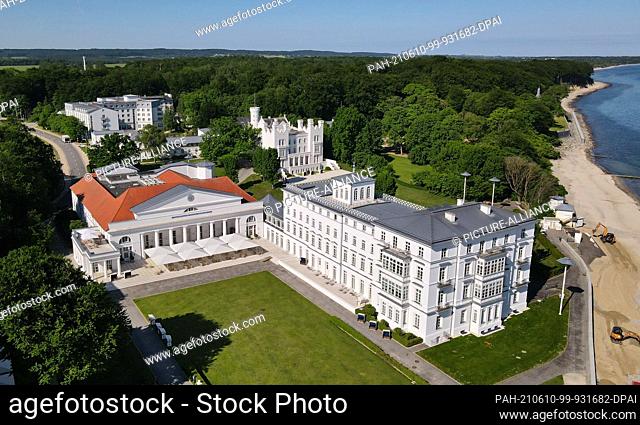 09 June 2021, Mecklenburg-Western Pomerania, Heiligendamm: The Grand Hotel Heiligendamm with the Kurhaus (front l-r), the Hohenzollern Castle and the Haus...