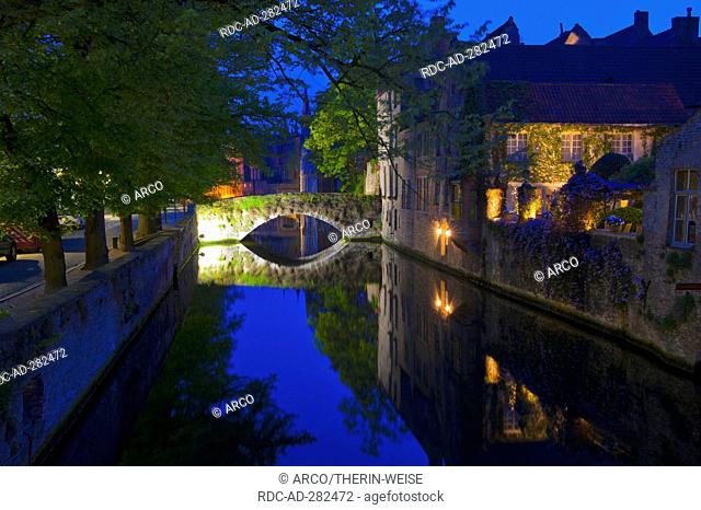 Bridge over canal, old part of Bruges, Flanders, Belgium / Brügge