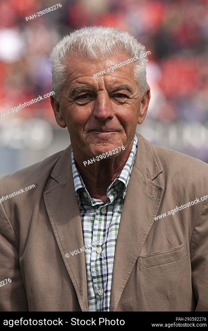 ARCHIVE PHOTO: Erich RIBBECK celebrates his 85th birthday on June 13, 2022, coach Erich RIBBECK (LEV, mi.) Portrait / portrait, half-length