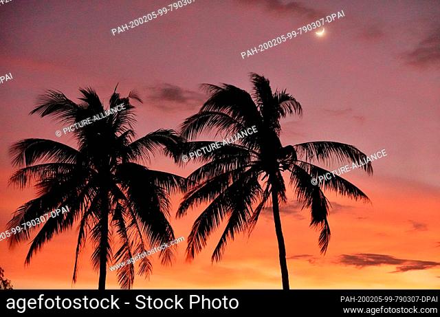 30 October 2019, Thailand, Ko Kood: Sunset off the coast at the Gulf of Thailand. Photo: Soeren Stache/dpa-Zentralbild/ZB. - Ko Kood/Kick/Thailand