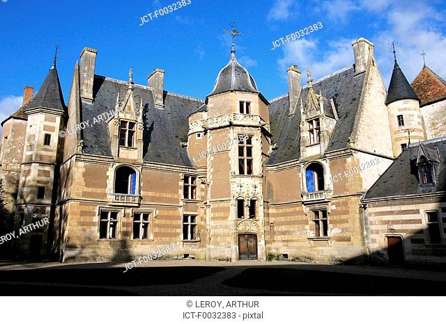 France, Centre, Ainay le Vieil, castle