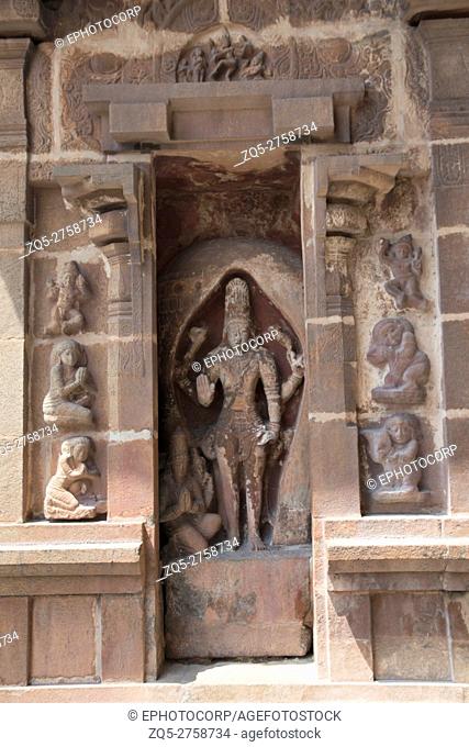Vishnuanugraha-murti, niche on the southern wall, Brihadisvara Temple, Tanjore, Tamil Nadu, India