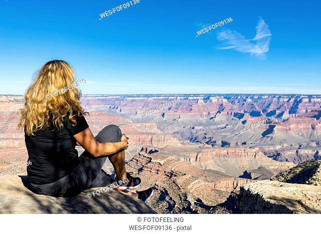 USA, Arizona, South Rim, Colorado River, Grand Canyon National Park, tourist enjoying the view from Grandview Point