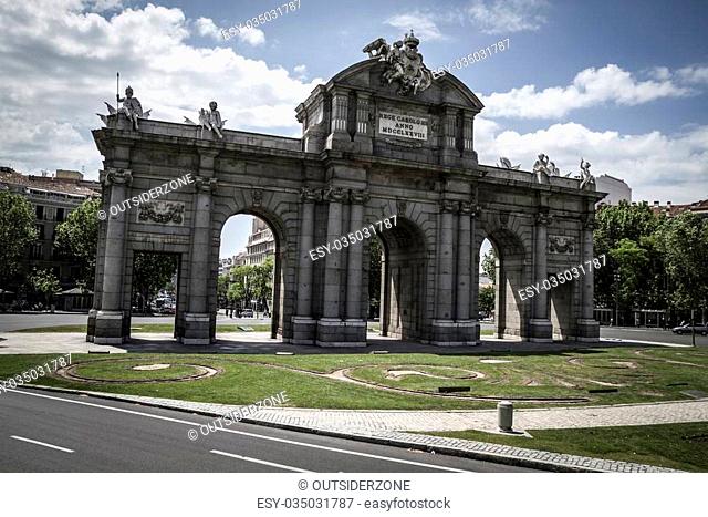 Puerta de Alcalá, Image of the city of Madrid, its characteristic architecture
