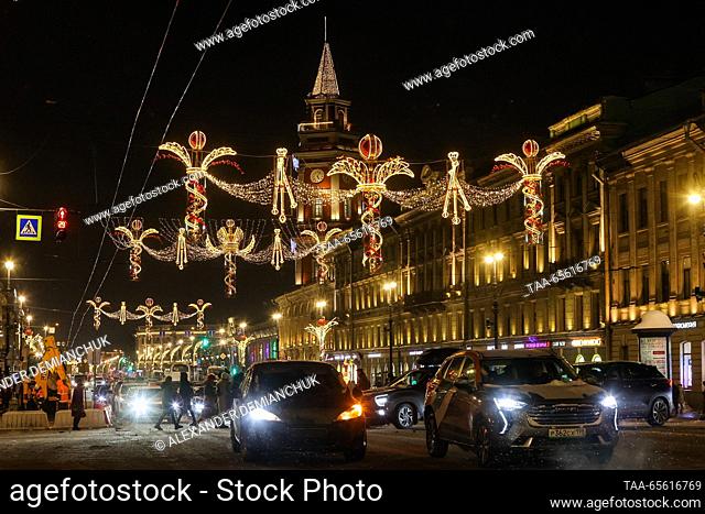 RUSSIA, ST PETERSBURG - DECEMBER 10, 2023: Vehicle traffic flows along Nevsky Prospekt (Nevsky Avenue). Alexander Demianchuk/TASS