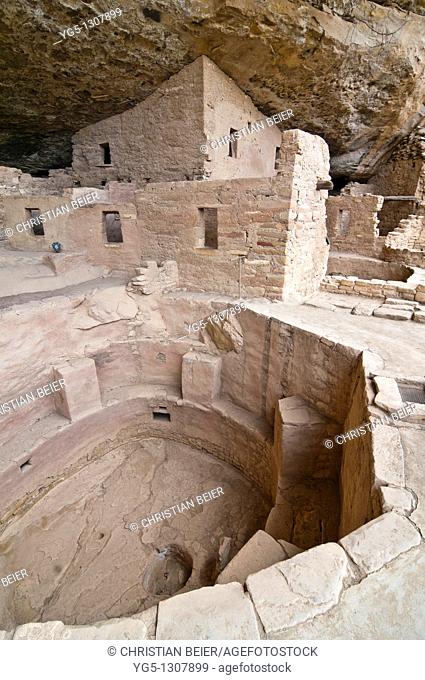 Spruce Tree House, a cliff dwelling of the Ancestral Puebloans American Indians, about 1250 years old, Mesa Verde National Park, UNESCO World Heritage Site