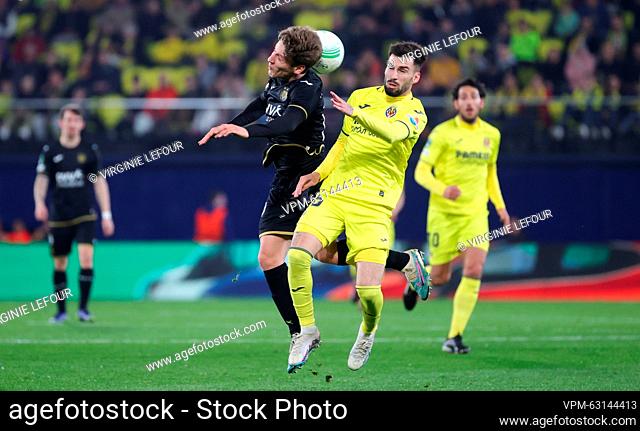 Anderlecht's Yari Verschaeren and Villarreal's Alex Baena fight for the ball during a soccer game between Spanish Villarreal CF and Belgian RSC Anderlecht