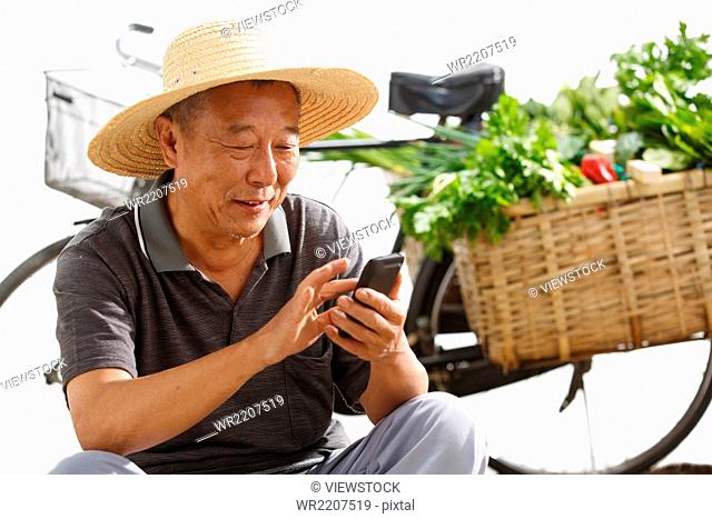 Farmers use mobile phones