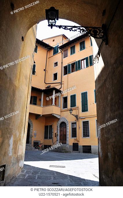 Pistoia (Italy): courtyard in the city’s center