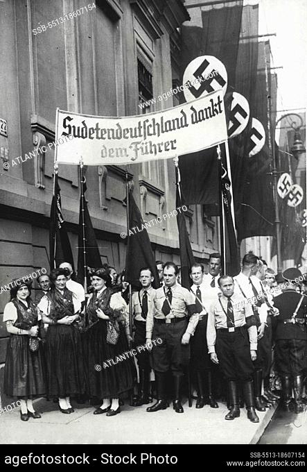 The German Capital Is Celebrating The Leader.Sudeten greet the leaders in front of the Chancellery in the Wilhelmstrasse. October 1, 1938