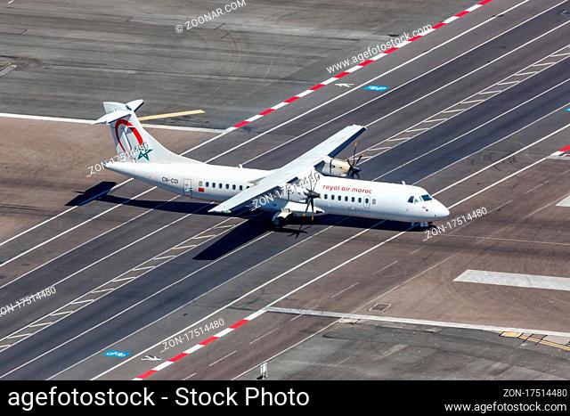 Gibraltar - 29. Juli 2018: Ein ATR 72-600 der Royal Air Maroc Express mit dem Kennzeichen CN-COI auf dem Flughafen Gibraltar (GIB)