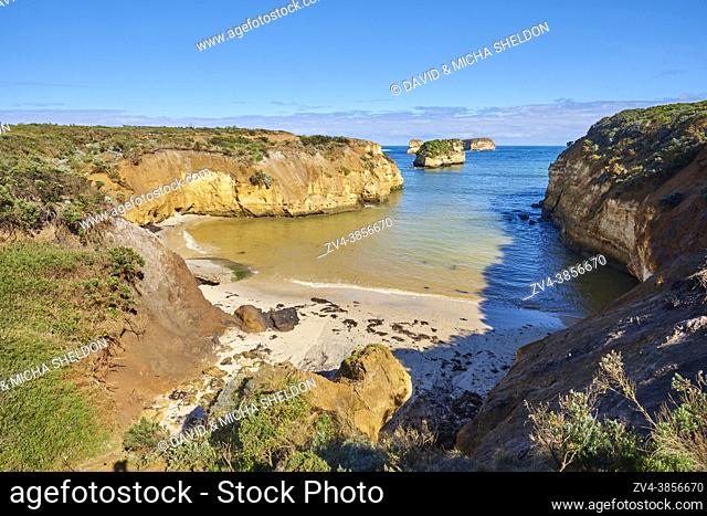 Landscape of the Bay of Islands (Warrnambool) next to the Great Ocean Road in spring, Victoria, Australia