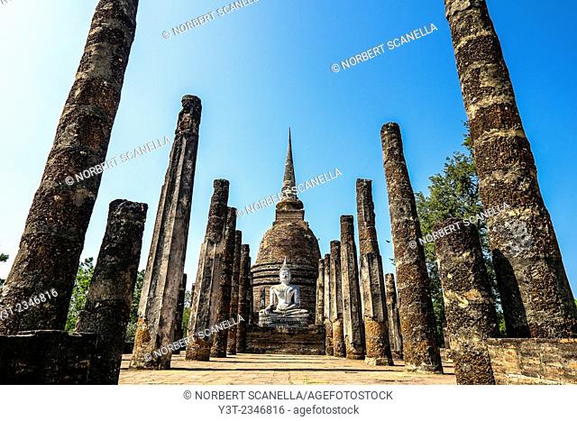 Asia. Thailand, old capital of Siam. Sukhothai archaeological Park, classified UNESCO World Heritage. Wat Sa Sri. Wat Mahatat. Buddha statue