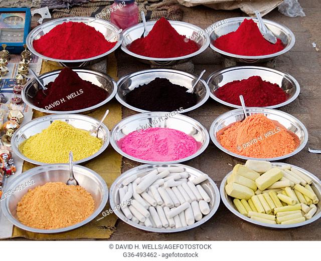 Colored powder for Hindu rituals for sale in market, Orcha, Madhya Pradesh, India