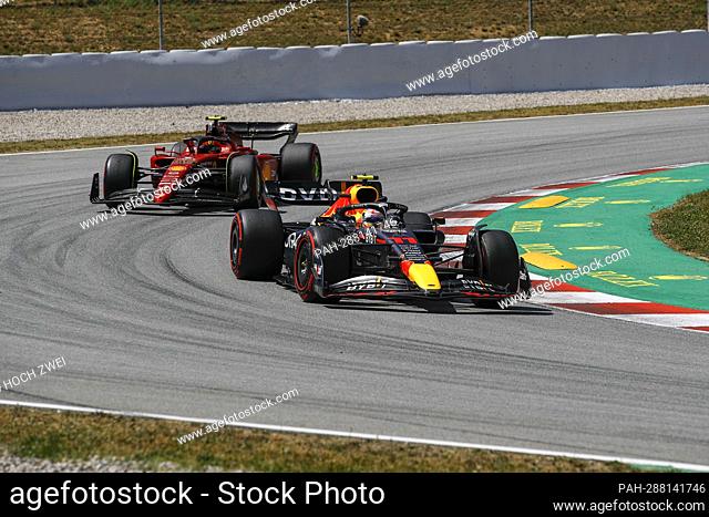 #11 Sergio Perez (MEX, Oracle Red Bull Racing), #55 Carlos Sainz (ESP, Scuderia Ferrari), F1 Grand Prix of Spain at Circuit de Barcelona-Catalunya on May 22