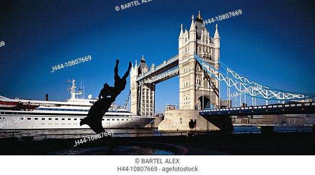 Cruise, Cruise ship, Cruises, England, Great Britain, Europe, London, Panorama, Panorama slide, Sculpture, Ship, Shi