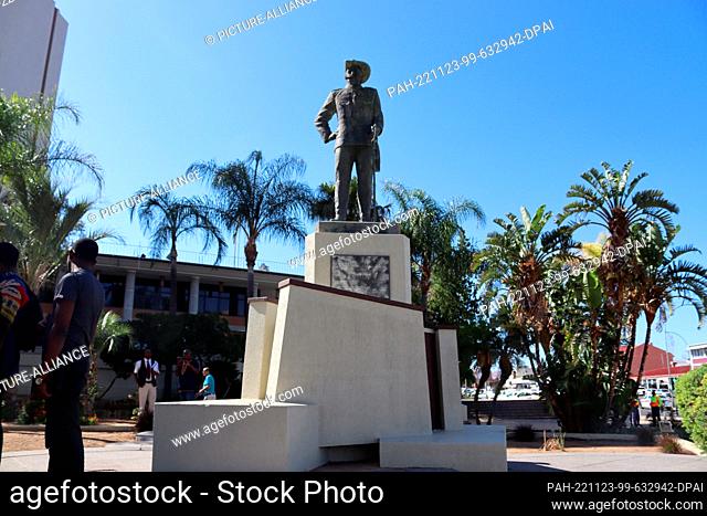 23 November 2022, Namibia, Windhuk: The statue of Curt von François stands on its pedestal in the city center. The statue of the German colonial ruler has been...