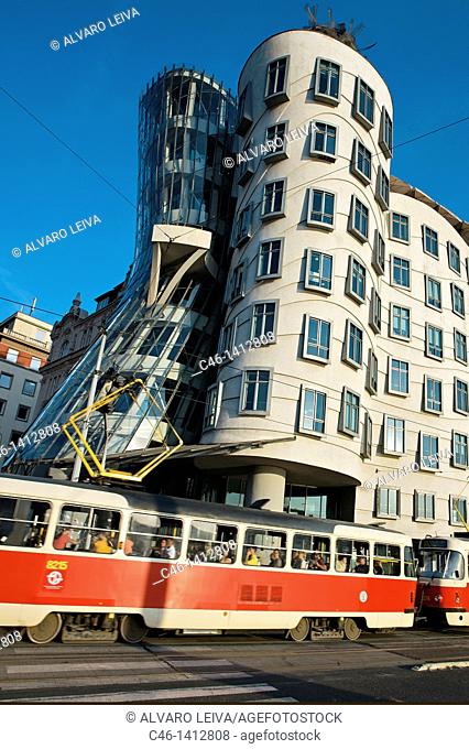 Dancing House by architects Gehry and Milunic, Prague, Prague, Czech Republic