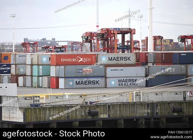 Containers and crane vehicles at the container terminal Eurogate Hamburg Waltershof February 17, 2020. | usage worldwide